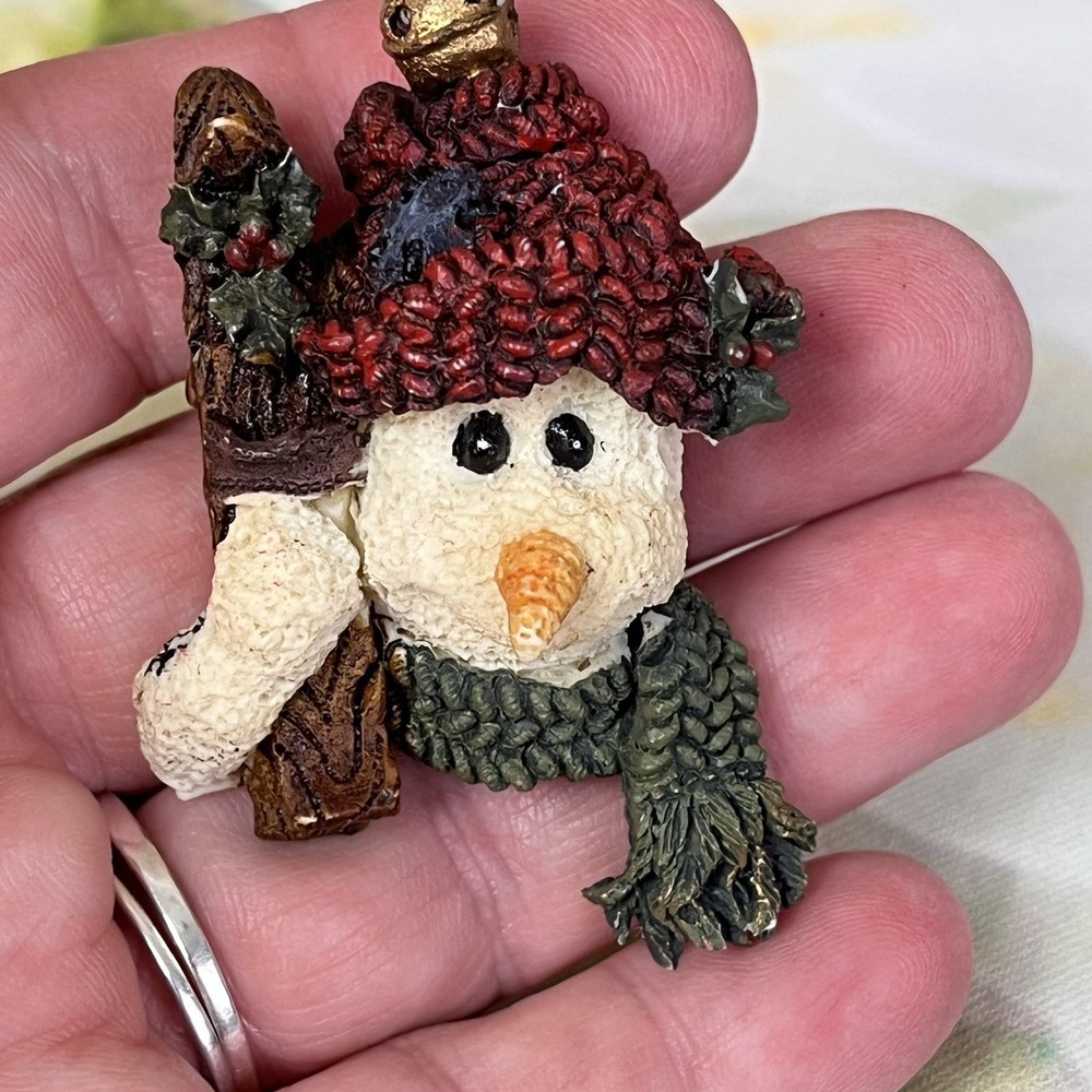 Boyds Bears & Friends Folkwear Snowman Brooch Lapel Pin Holiday Winter Vintage